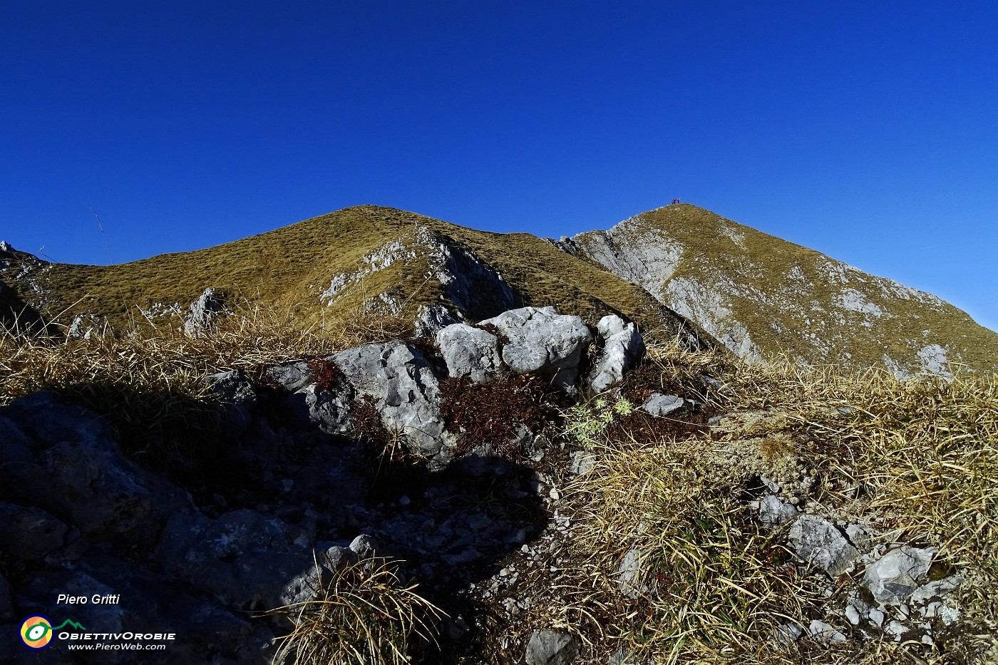 59 Finalmente compare la croce di vetta !.JPG -                                